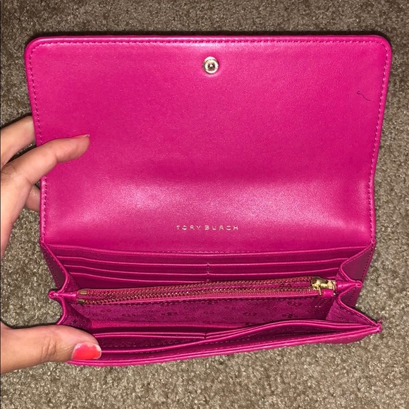 ❌SOLD❌ Tory Burch Wallet - Picture 3 of 8